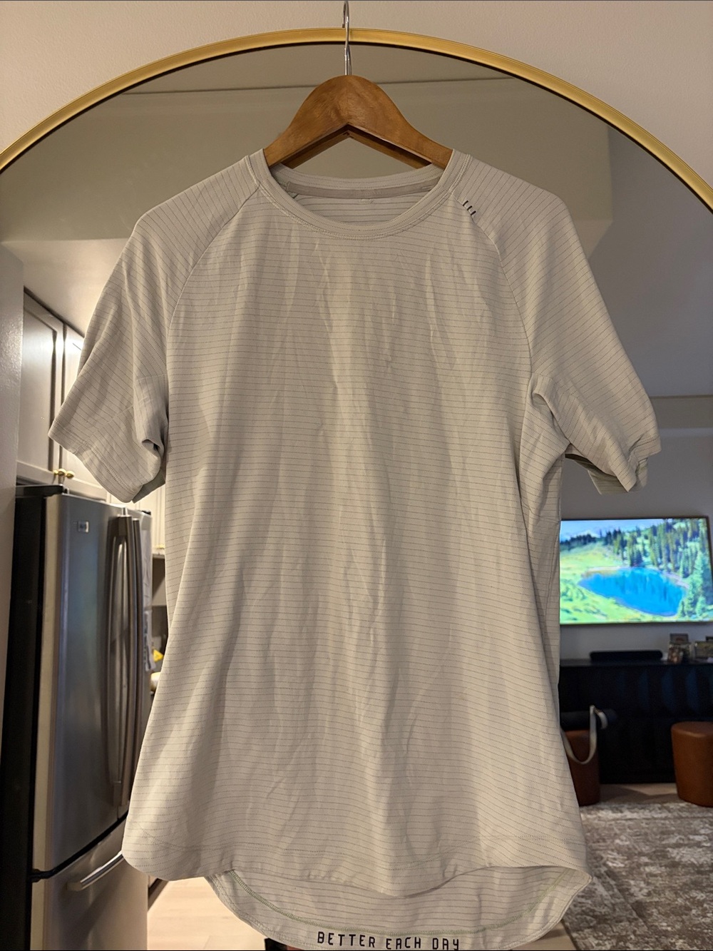 lululemon athletica Light Gray Short Sleeve Performance Tee